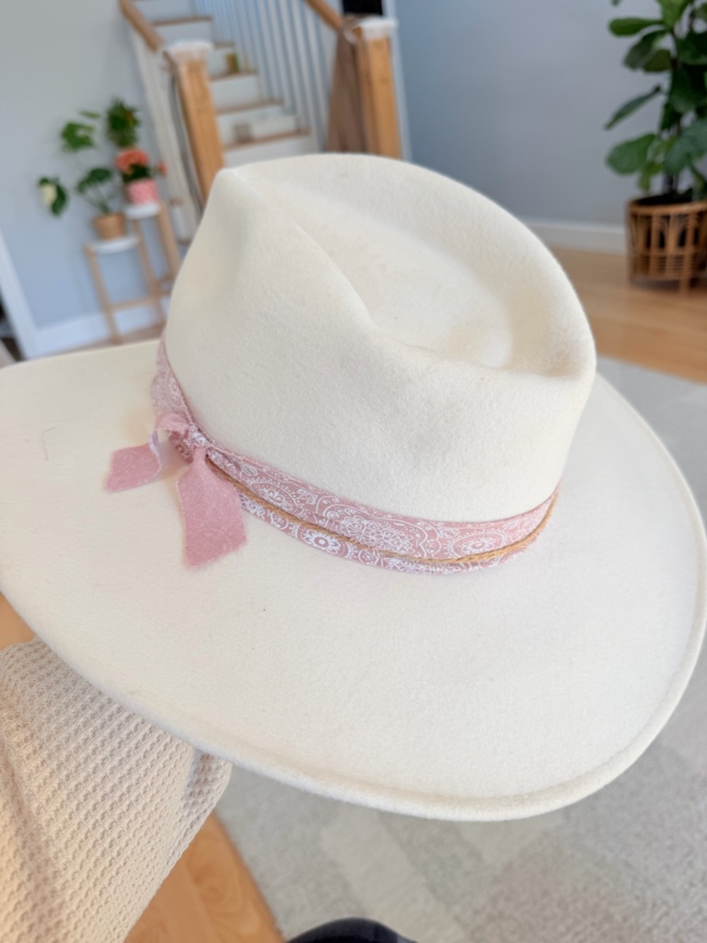 Anthropologie Cream Felt Fedora with Pink Band